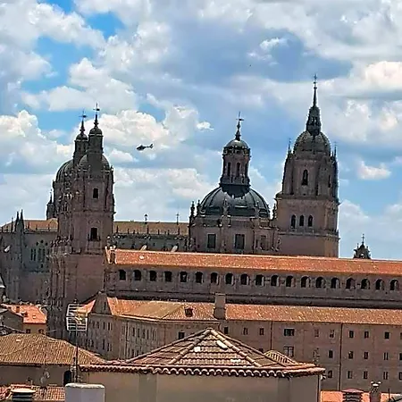 Hotel Vivienda Con Desayuno. En El Cielo De